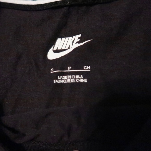 Nike Crop Top 😍 - Picture 4 of 4